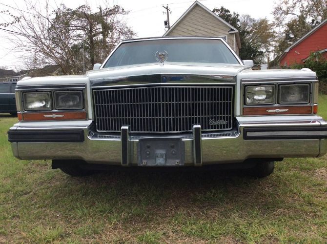 Cadillac-Brougham-1989-8