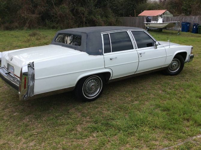 Cadillac-Brougham-1989-9