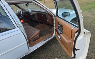 Cadillac-Brougham-1989-Cotillion-White-Beechwood-Leather-11