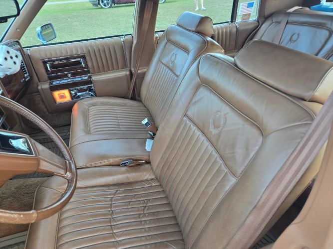 Cadillac-Brougham-1989-Cotillion-White-Beechwood-Leather-13