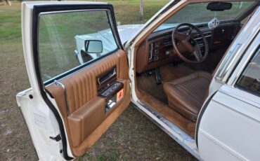 Cadillac-Brougham-1989-Cotillion-White-Beechwood-Leather-15