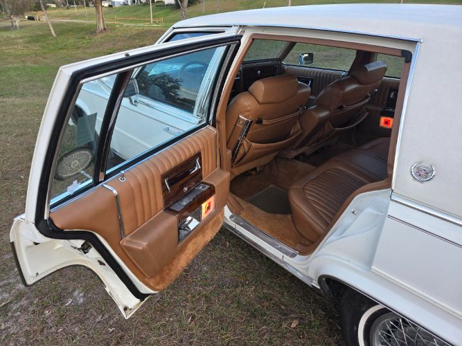 Cadillac-Brougham-1989-Cotillion-White-Beechwood-Leather-19