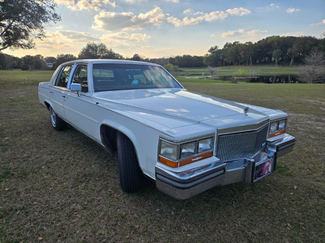 Cadillac-Brougham-1989-Cotillion-White-Beechwood-Leather