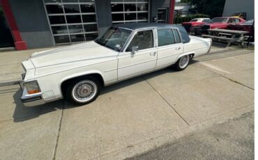 Cadillac-Brougham-1989-WhiteBlue-Top-White-Leather-1