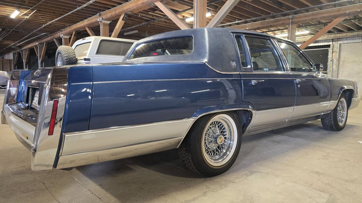 Cadillac-Brougham-delegance-1992-blue-3