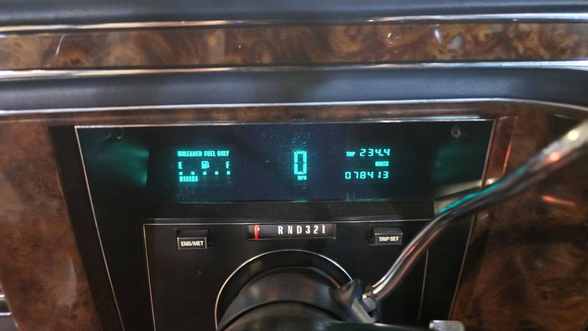 Cadillac-Brougham-delegance-1992-blue-4