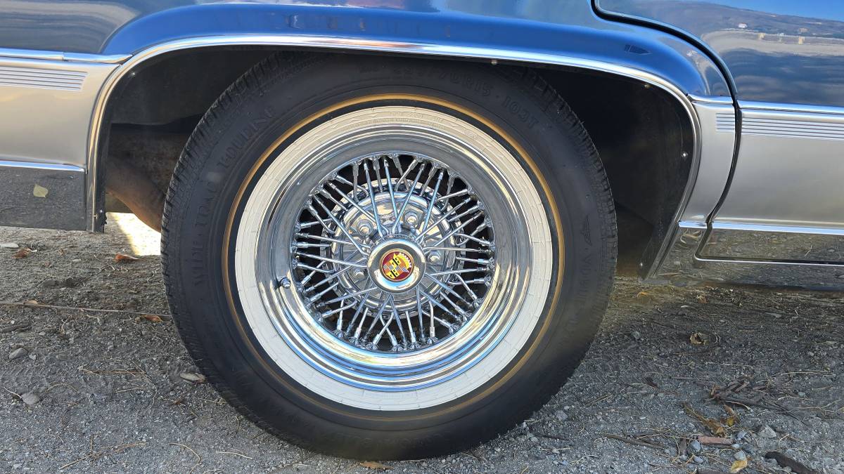 Cadillac-Brougham-delegance-1992-blue-5