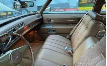 Cadillac-Calais-1975-10