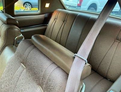 Cadillac-Calais-1975-11