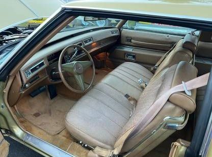 Cadillac-Calais-1975-8
