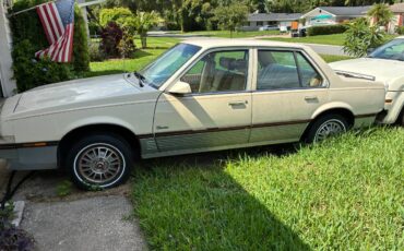 Cadillac-Cimarron-1985-1