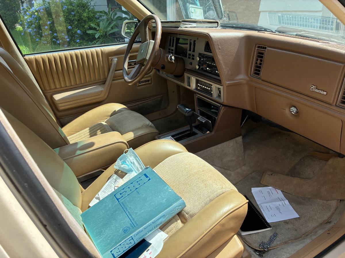 Cadillac-Cimarron-1985-5