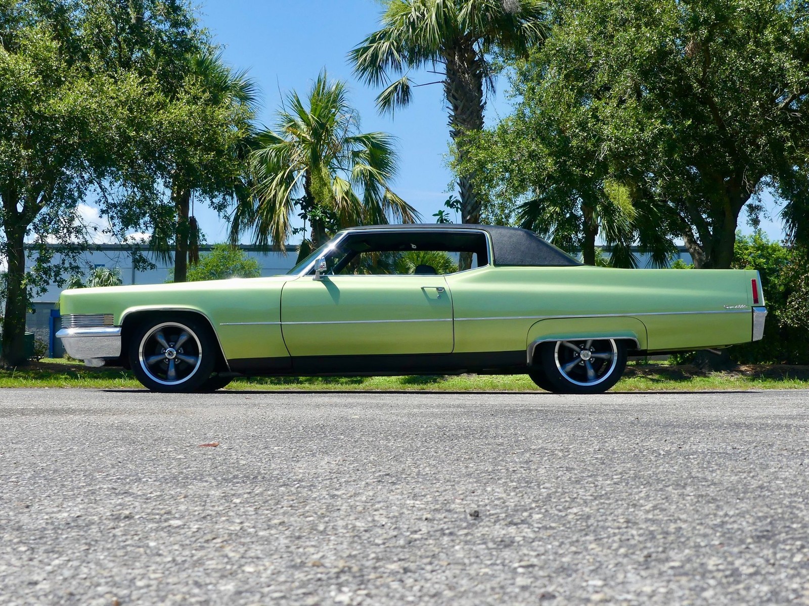 Cadillac-Coupe-DeVille-1970-Coupe-11