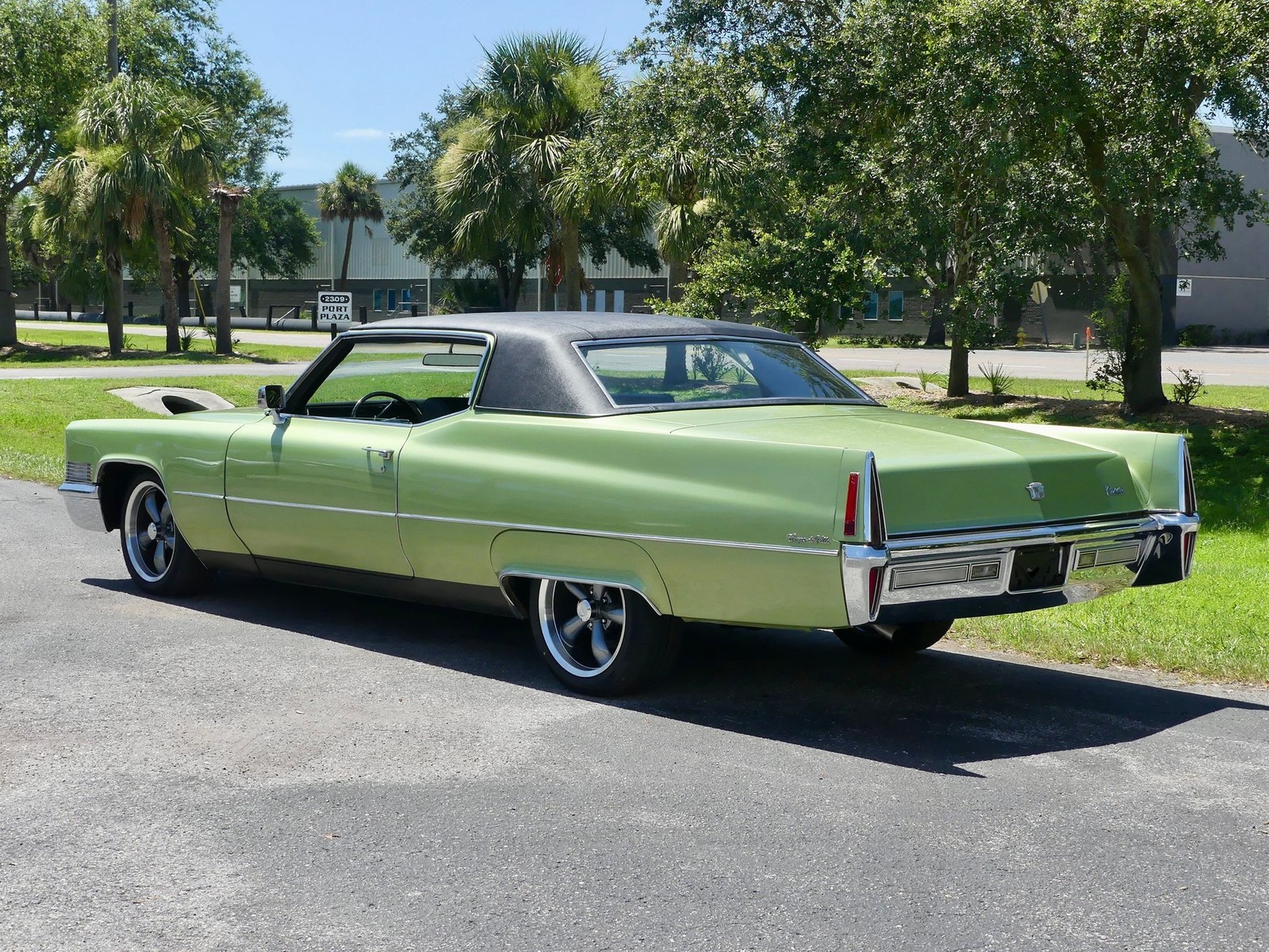 Cadillac-Coupe-DeVille-1970-Coupe-12
