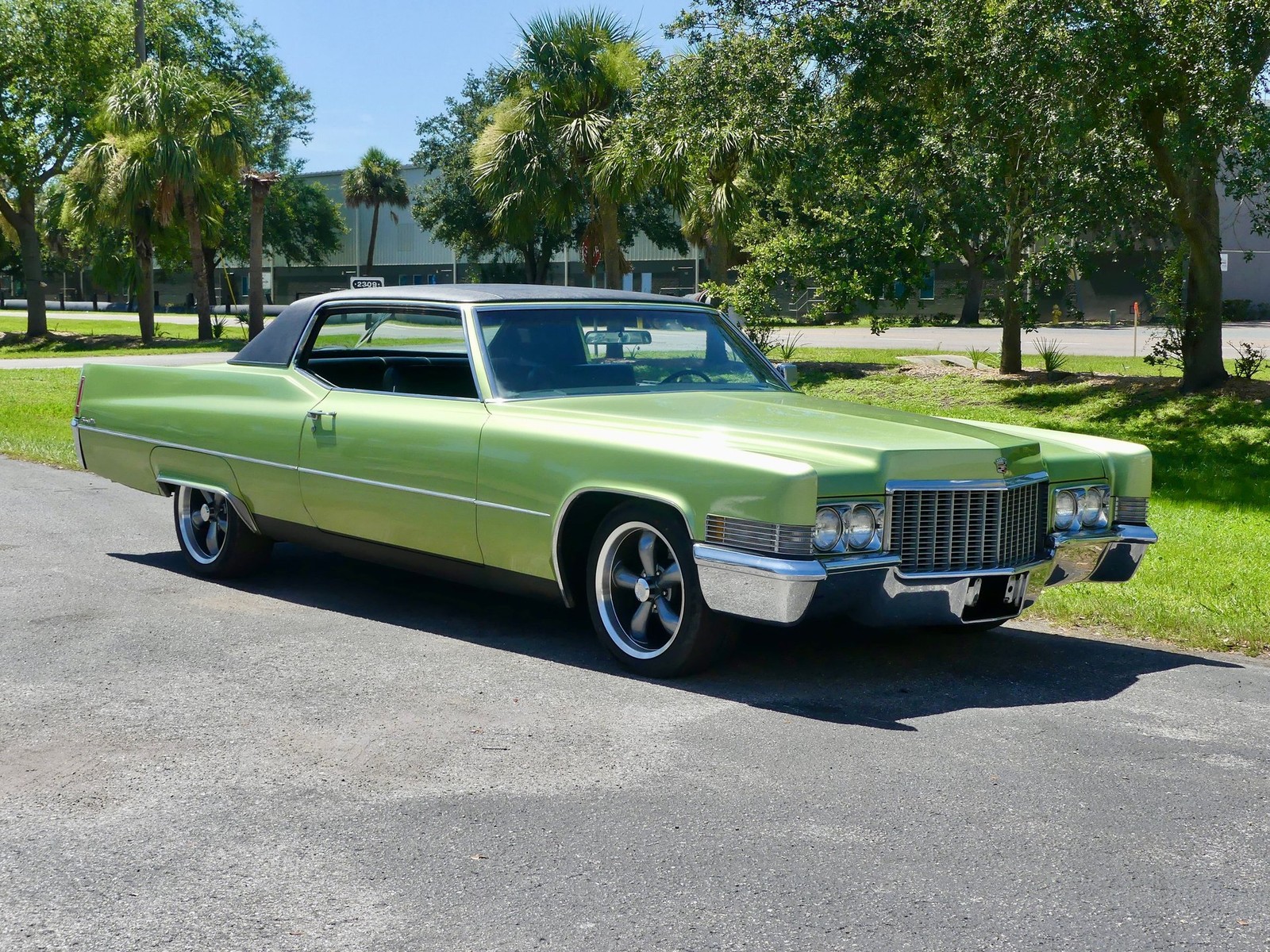 Cadillac-Coupe-DeVille-1970-Coupe-23