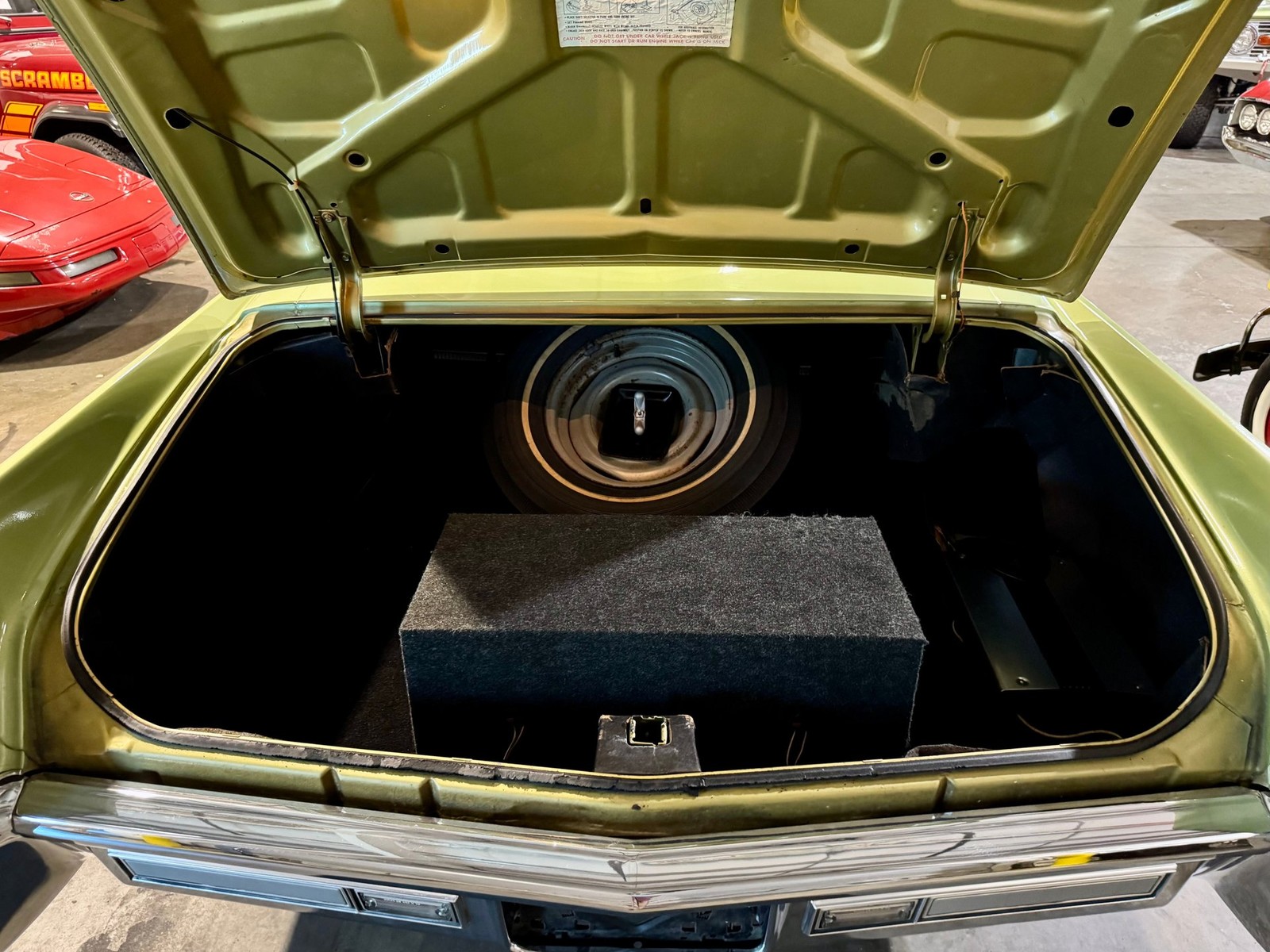 Cadillac-Coupe-DeVille-1970-Coupe-4