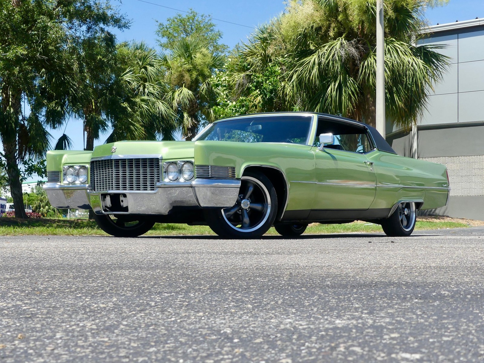 Cadillac-Coupe-DeVille-1970-Coupe-8