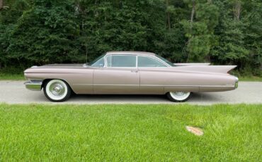 Cadillac-Coupe-Deville-1960-Coupe-1