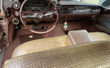 Cadillac-Coupe-Deville-1960-Coupe-10