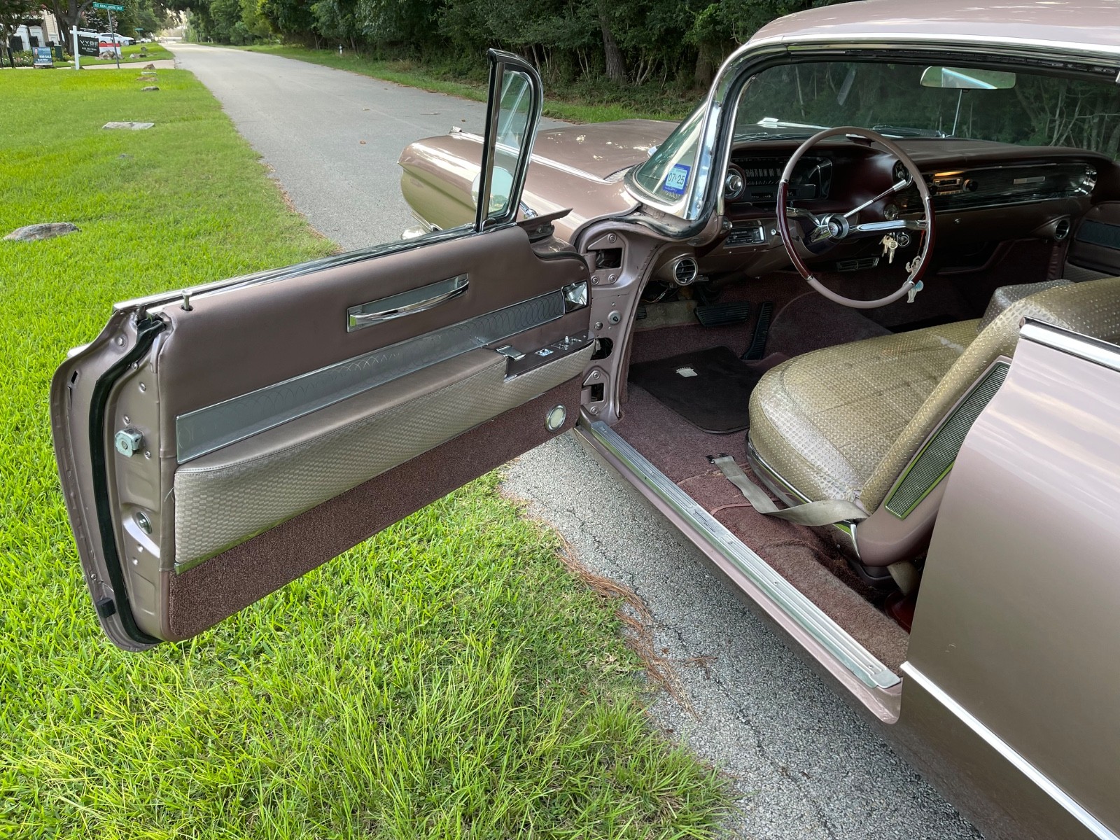 Cadillac-Coupe-Deville-1960-Coupe-12