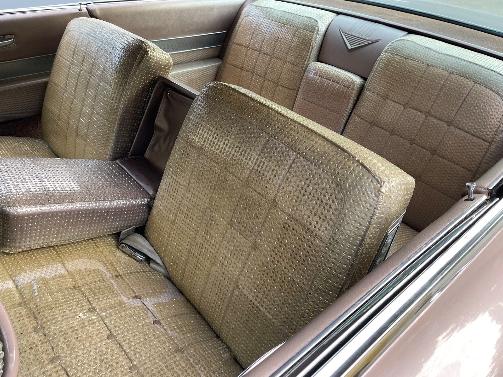 Cadillac-Coupe-Deville-1960-Coupe-17
