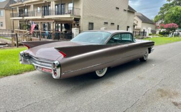 Cadillac-Coupe-Deville-1960-Coupe-4