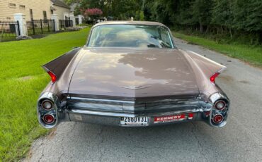 Cadillac-Coupe-Deville-1960-Coupe-8