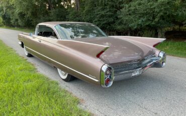 Cadillac-Coupe-Deville-1960-Coupe-9