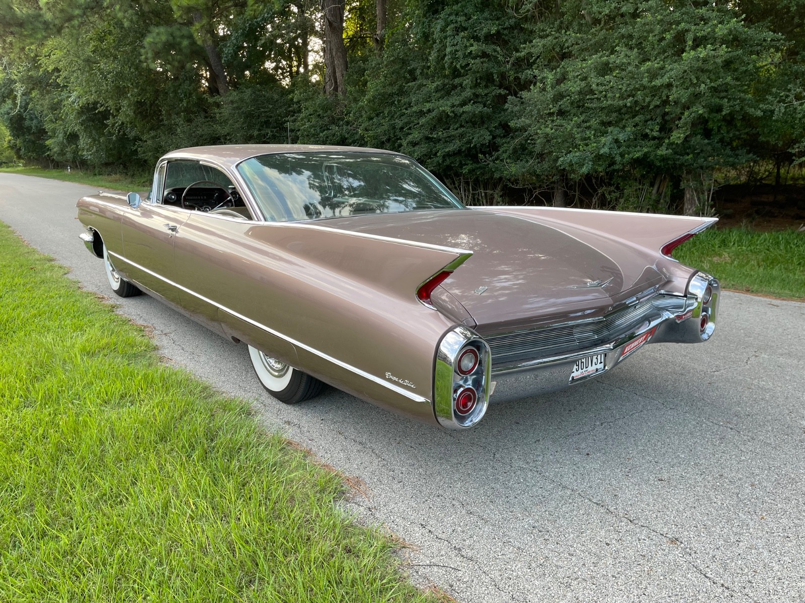 Cadillac-Coupe-Deville-1960-Coupe-9
