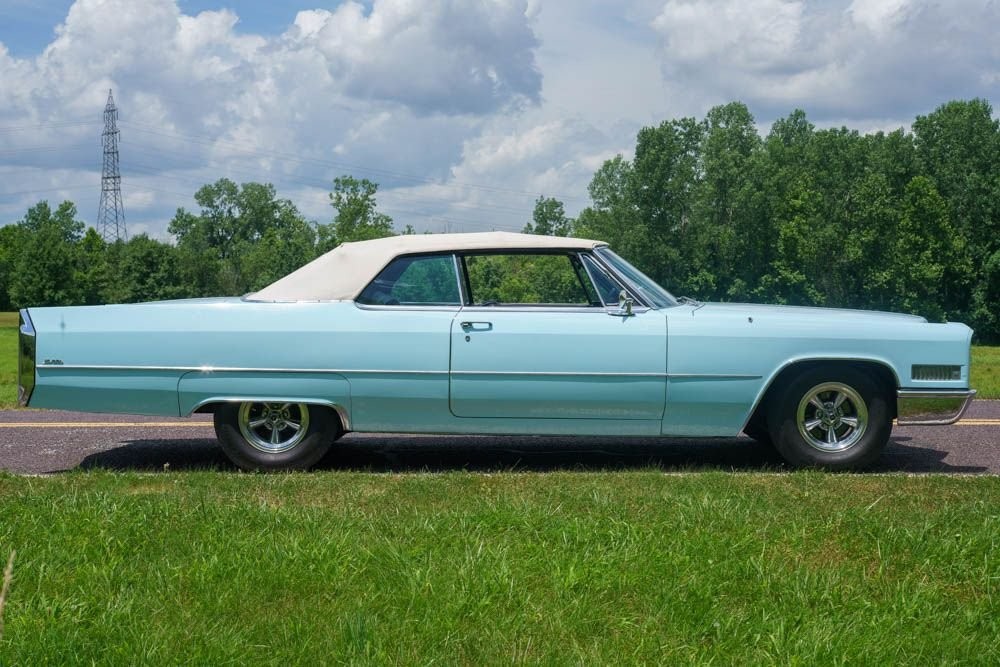 Cadillac-Coupe-Deville-Convertible-1966-Convertible-4