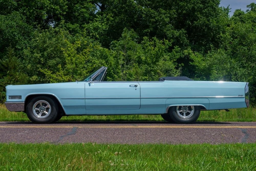 Cadillac-Coupe-Deville-Convertible-1966-Convertible-8