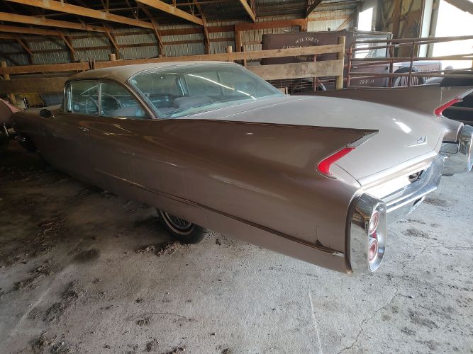 Cadillac-Coupe-deville-1960-13