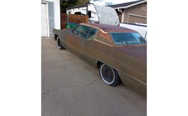 Cadillac-Coupe-deville-1970-Green-white-1