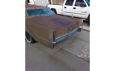 Cadillac-Coupe-deville-1970-Green-white-2