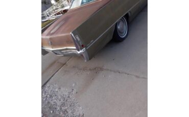 Cadillac-Coupe-deville-1970-Green-white-3