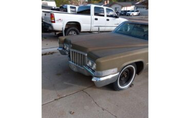 Cadillac-Coupe-deville-1970-Green-white-4