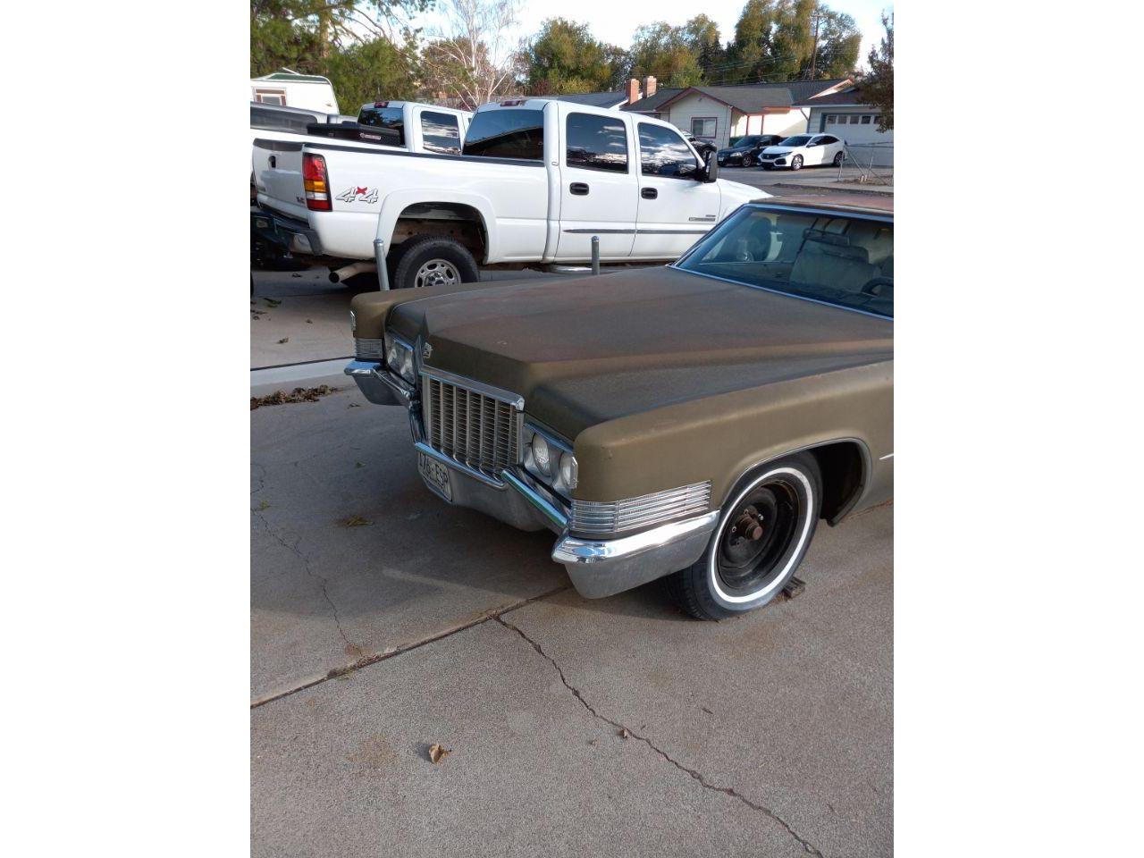 Cadillac-Coupe-deville-1970-Green-white-4