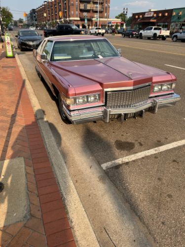 Cadillac-Coupe-deville-1976-1
