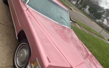 Cadillac-Coupe-deville-1976
