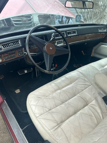 Cadillac-Coupe-deville-1976-9