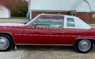 Cadillac-Coupe-deville-1977-1