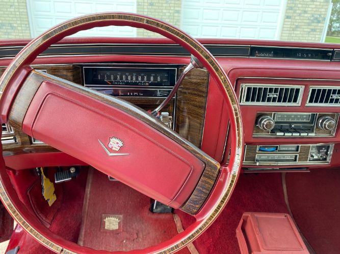 Cadillac-Coupe-deville-1977-10
