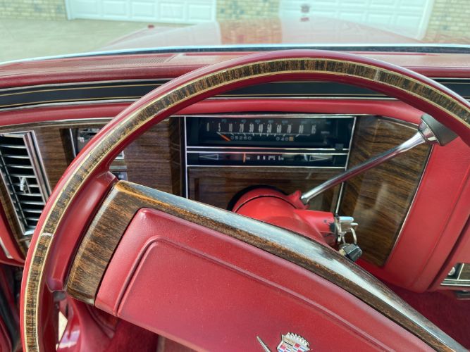 Cadillac-Coupe-deville-1977-11