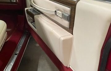 Cadillac-Coupe-deville-1977-16
