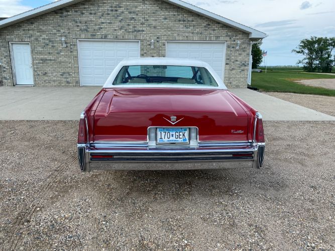Cadillac-Coupe-deville-1977-3