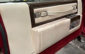 Cadillac-Coupe-deville-1977-9