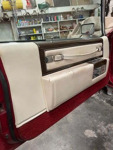 Cadillac-Coupe-deville-1977-9