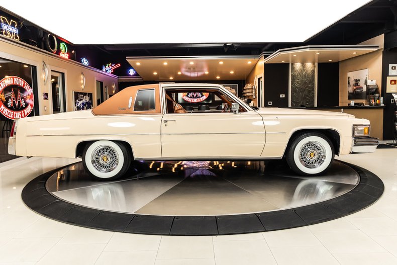 Cadillac-Coupe-deville-1977-Bimini-Beige-Beige-15