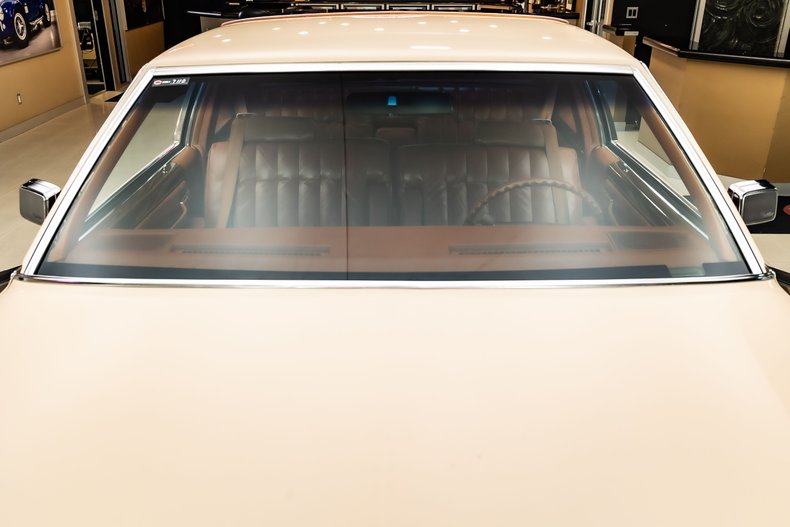 Cadillac-Coupe-deville-1977-Bimini-Beige-Beige-28