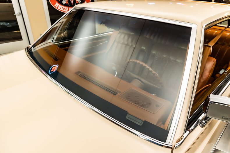 Cadillac-Coupe-deville-1977-Bimini-Beige-Beige-29